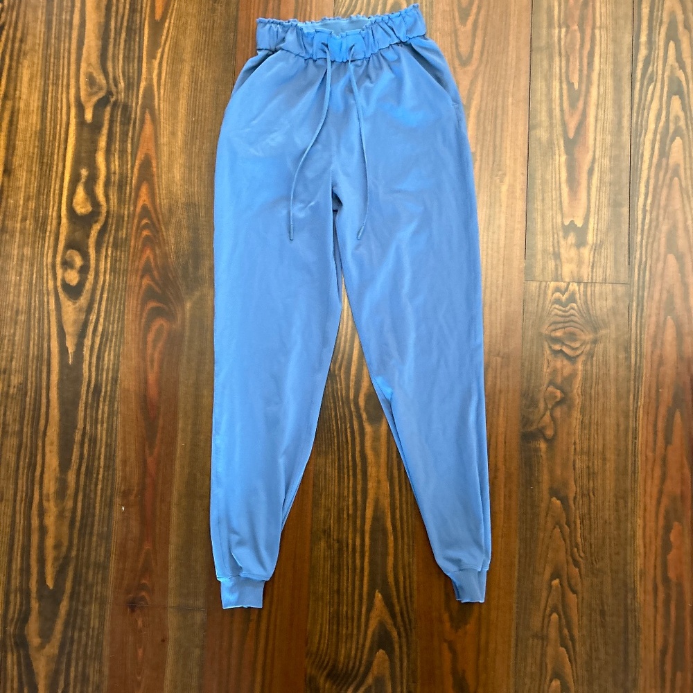 Lululemon Stretch High-rise jogger. Soft denim. Size 2